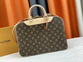 Picture of LV Mens Bags _SKUfw126493561fw